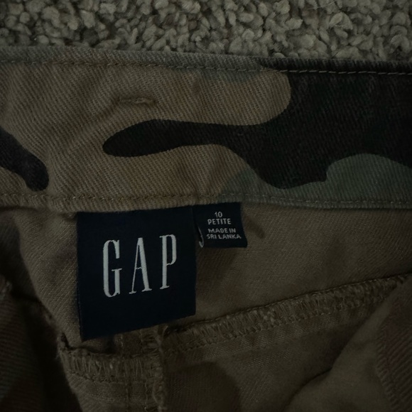 Gap camo - Picture 2 of 2